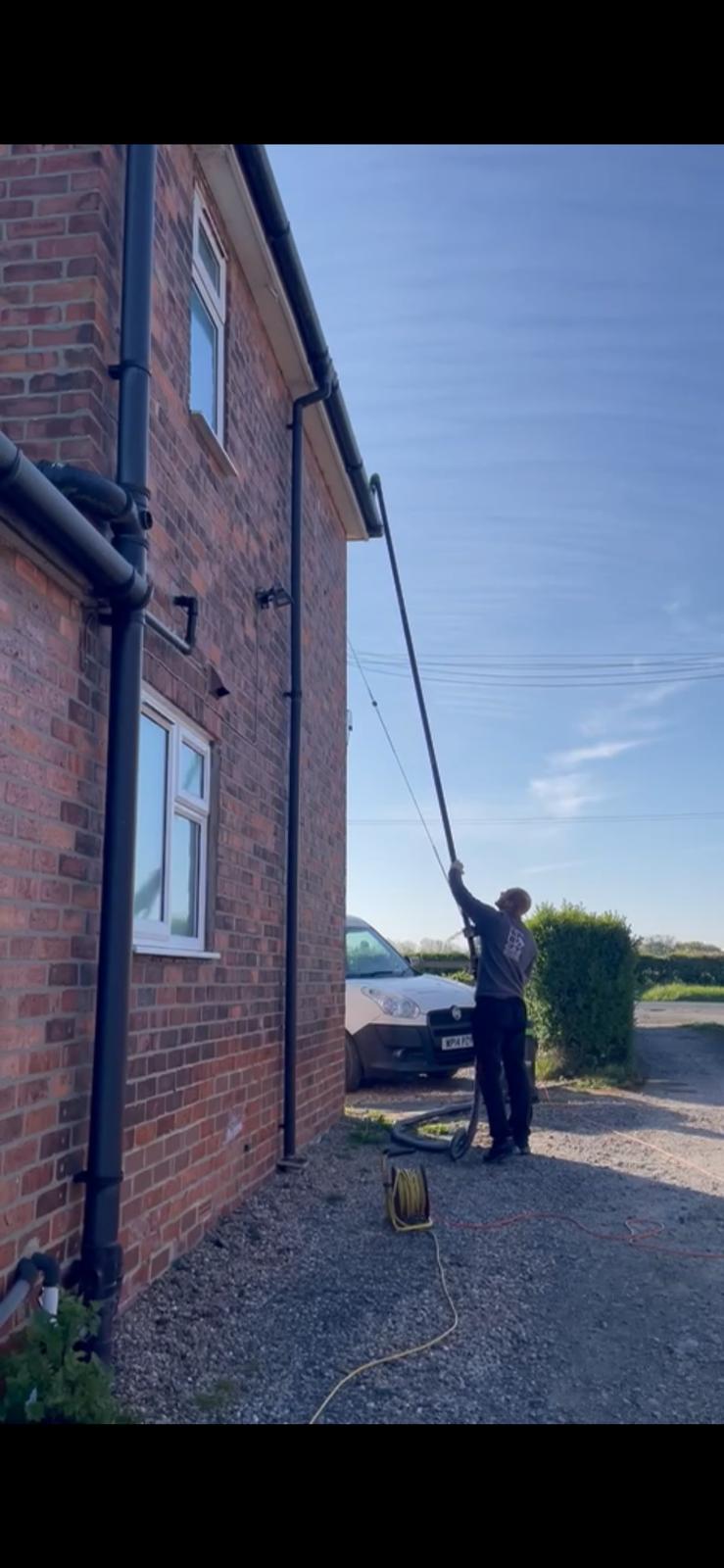 Window cleaning with water-fed pole